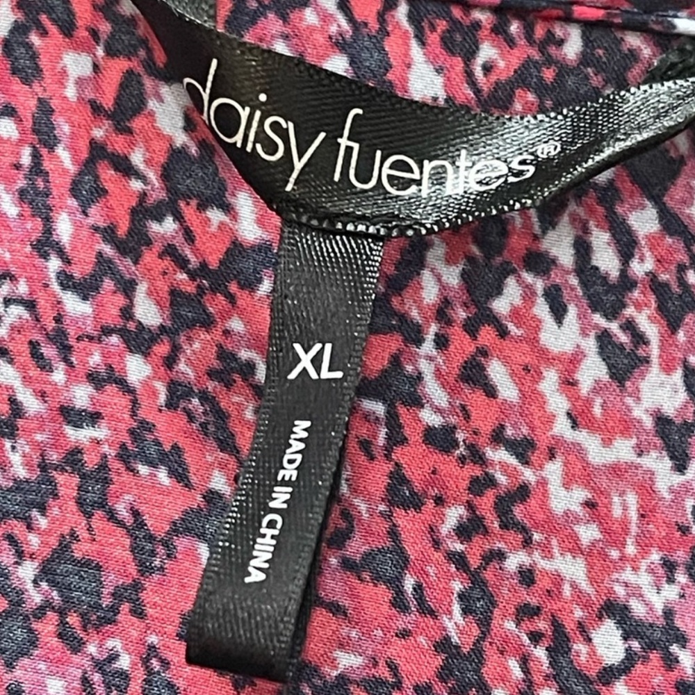 3/$13🆕🌸DAISY FUENTES Pretty Dress🌸 - Picture 3 of 9